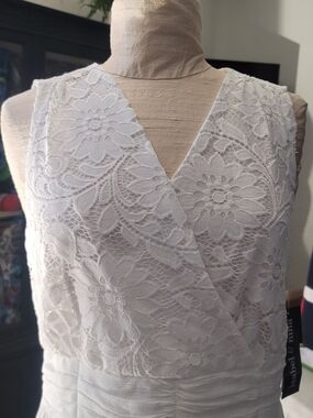 Isabel & Nina White Lace Trim Dress